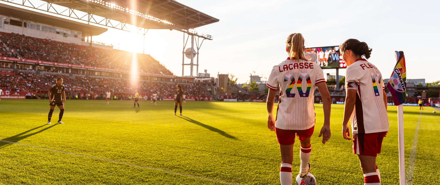 TORONTO, ON – JUN. 4, 2024: Jessie Fleming and Cloé Lacasse stand over a corner kick during a CONCACAF international friendly between Canada and Mexico at BMO Field.